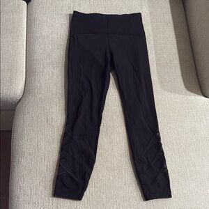 Black Women's Lululemon Leggings